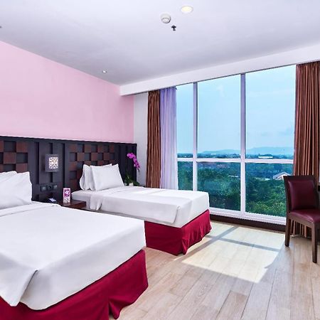 Grand Orchid Hotel Yogyakarta Maguwo Ngoại thất bức ảnh