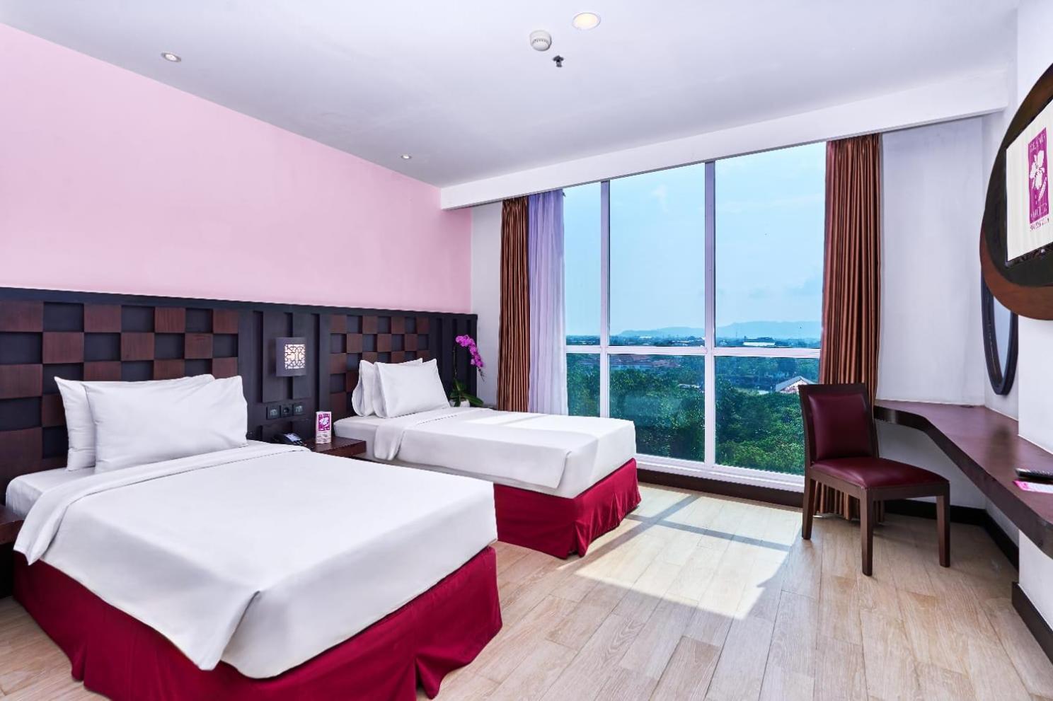 Grand Orchid Hotel Yogyakarta Maguwo Ngoại thất bức ảnh