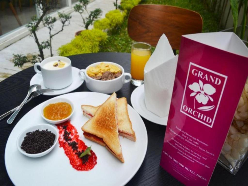 Grand Orchid Hotel Yogyakarta Maguwo Ngoại thất bức ảnh