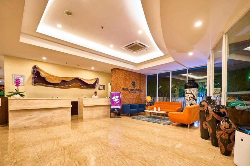 Grand Orchid Hotel Yogyakarta Maguwo Ngoại thất bức ảnh