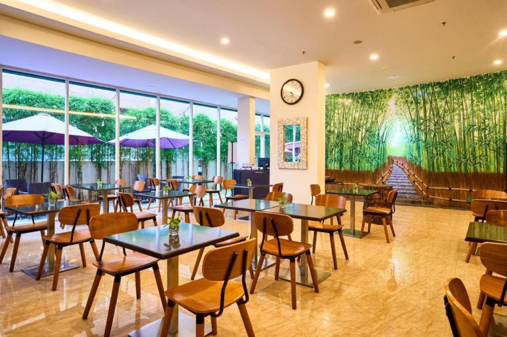 Grand Orchid Hotel Yogyakarta Maguwo Ngoại thất bức ảnh