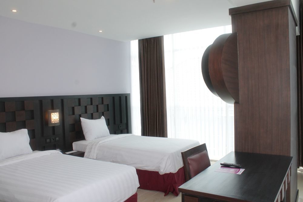 Grand Orchid Hotel Yogyakarta Maguwo Ngoại thất bức ảnh