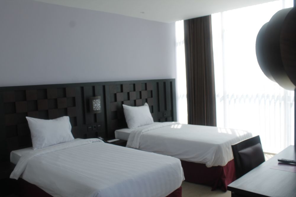 Grand Orchid Hotel Yogyakarta Maguwo Ngoại thất bức ảnh