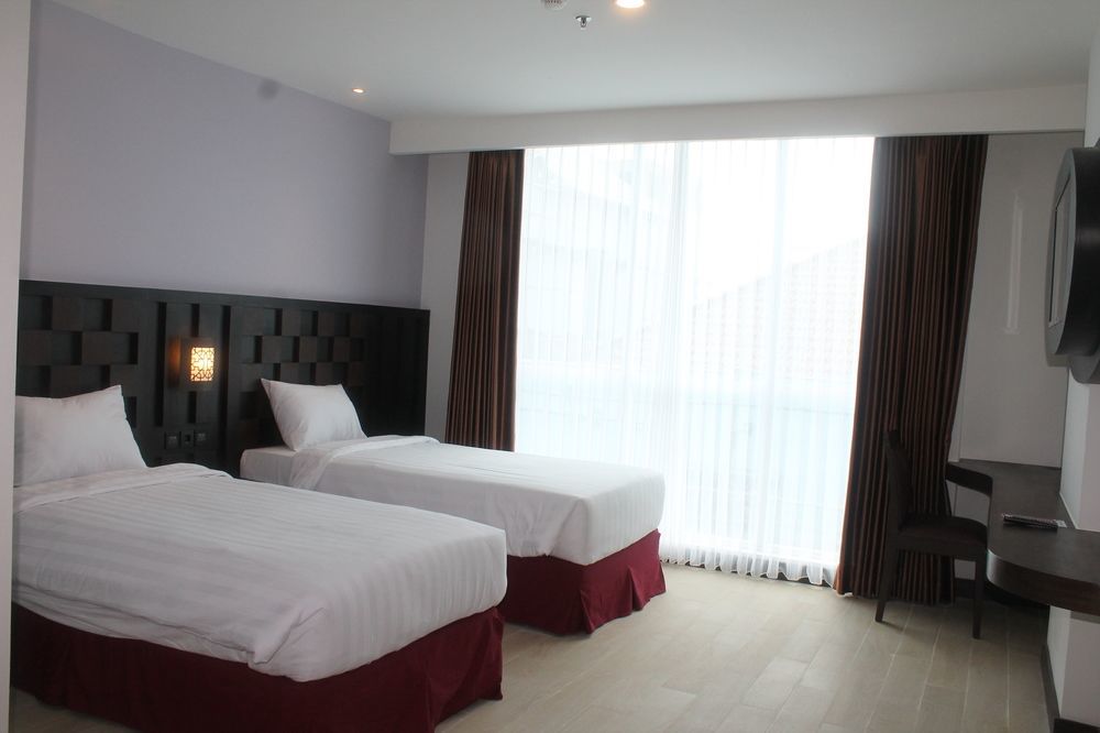 Grand Orchid Hotel Yogyakarta Maguwo Ngoại thất bức ảnh